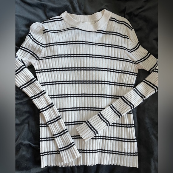 H&M long sleeve knit top, white and black - Picture 1 of 2